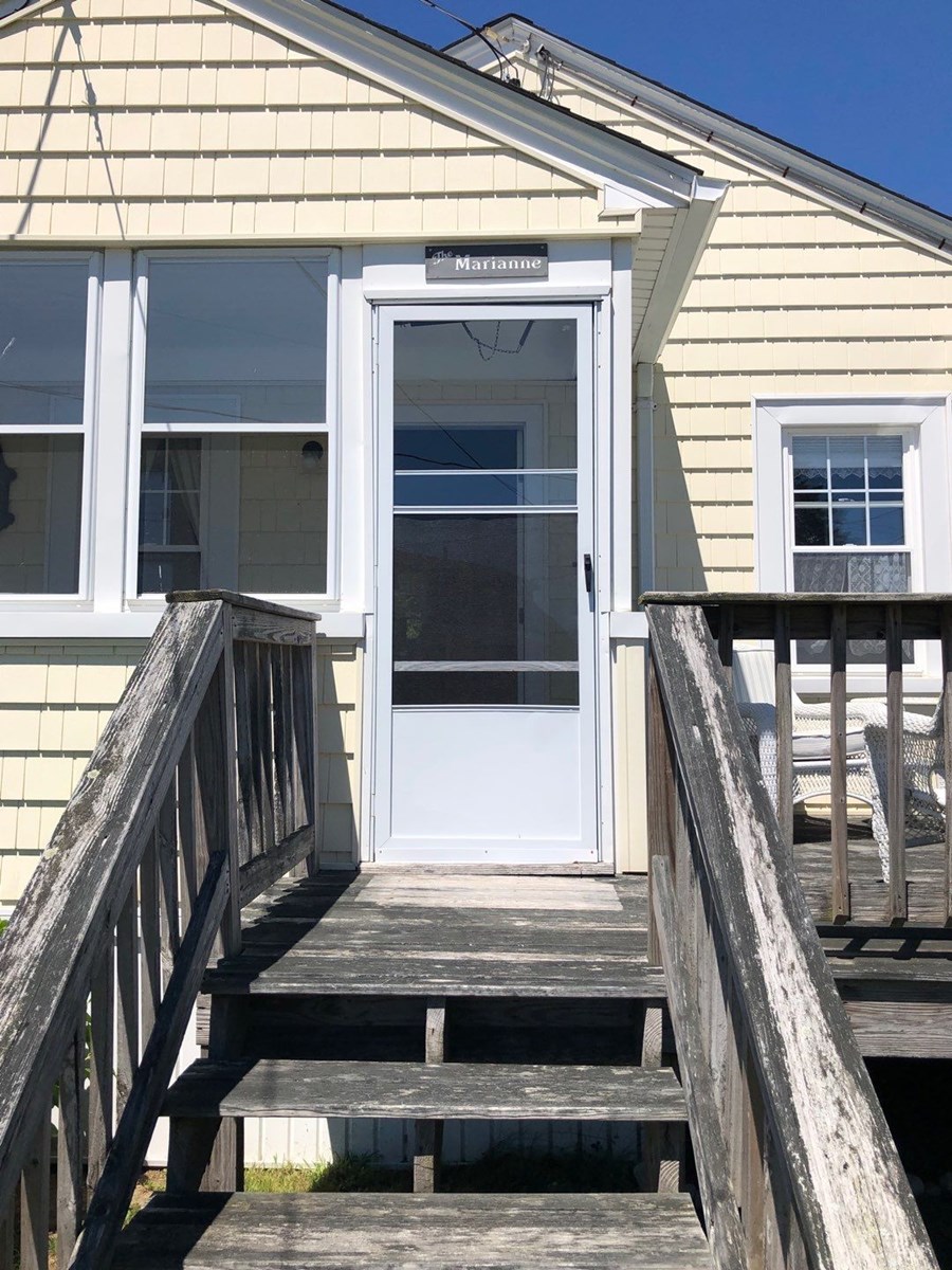 Rhode Island seaside front door installation