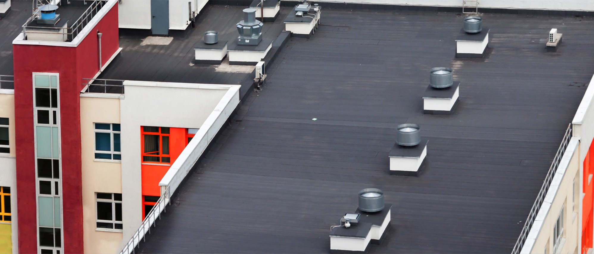 New commercial flat roof on appartment building in East Lyme, CT