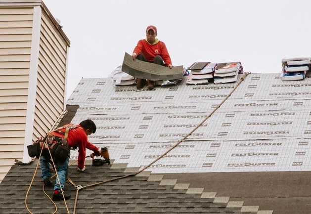 Roof replacement contractors in East Lyme, Connecticut